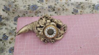 Cornucopia EPNS con orologio e frutta