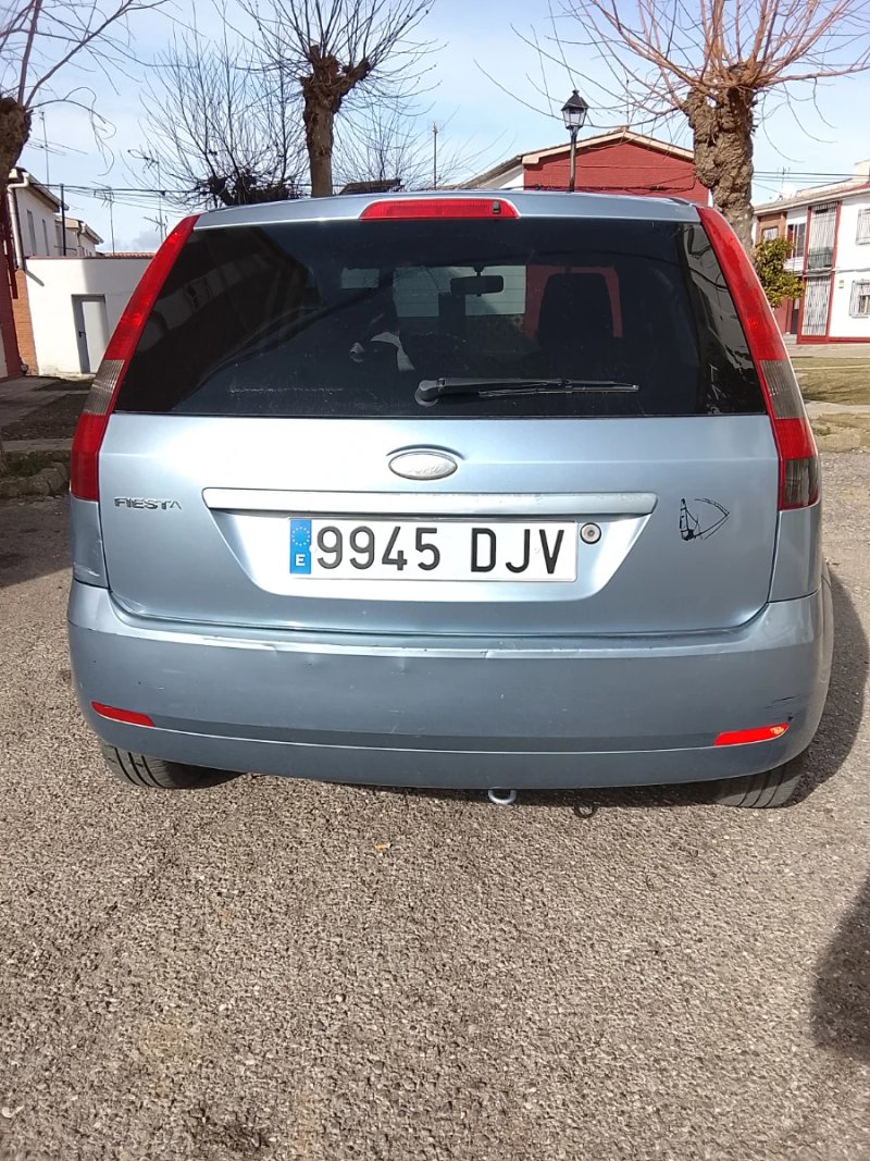 Ford Fiesta 2005 - foto 1