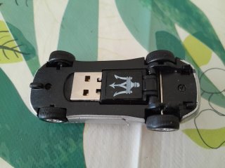 Chiavetta USB 2.0 Maserati GranCabrio