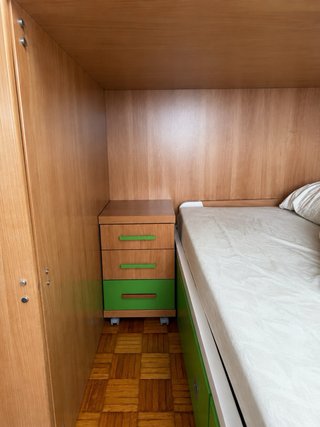 Litera juvenil con escalera y cama extra