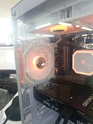 PC Gaming RTX 4070 + R7 Huracán