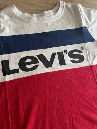 Camiseta Levi's oversize