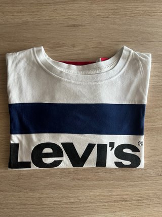 Camiseta Levi's oversize