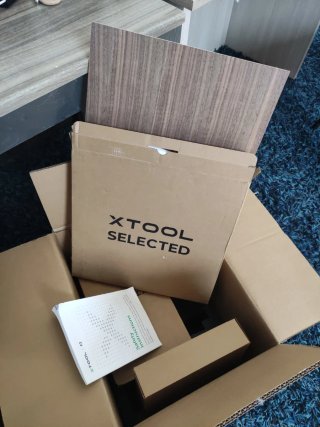 XTOOL F2 con caja original y material