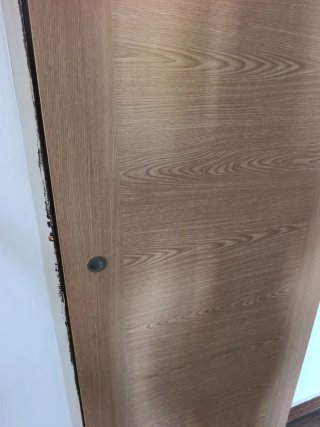 Puerta corredera de madera