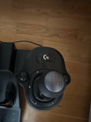 Volante Logitech G29 con Pedales y Palanca.