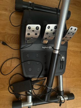 Volante Logitech G29 con Pedales y Palanca.