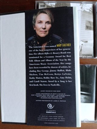 CDs Mary Gauthier y libro.