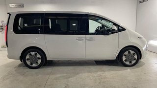 Hyundai Staria 2025