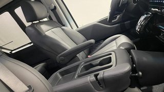 Hyundai Staria 2025