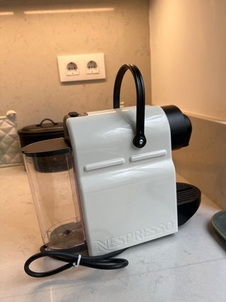 Cafetera Nespresso Krups Inissia Blanca