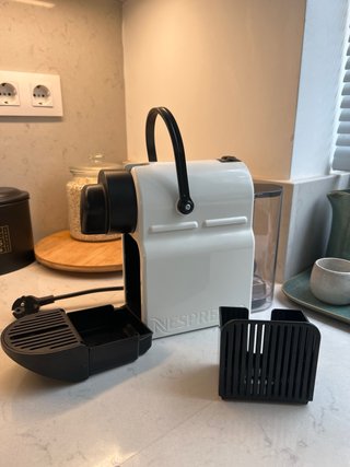 Cafetera Nespresso Krups Inissia Blanca