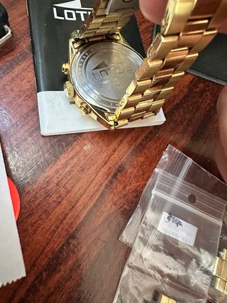 Reloj Lotus Dorado Cronógrafo