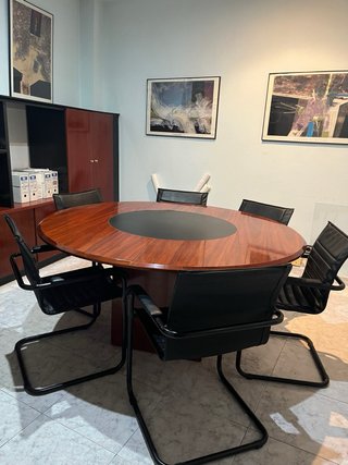 Mesa redonda de madera maciza