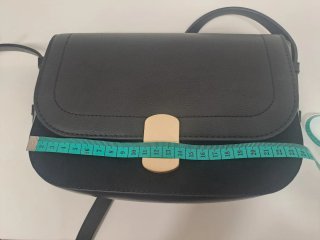Bolso negro de hombro