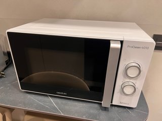 Microondas Cecotec ProClean 4010