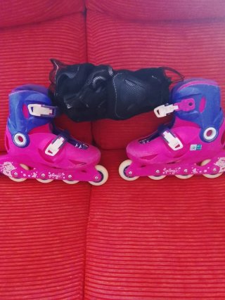 Patines de niña rosas y azules