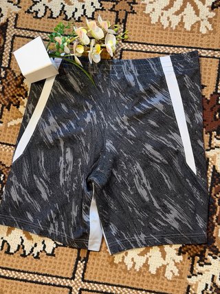 Pantaloncini sportivi Nike L grigi