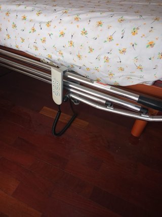 Cama articulada motorizada