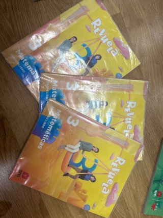LIBRO MATEMÁTICAS REVUELA 3 PRIMARIA