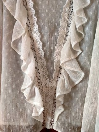 Conjunto Blusa Blanca y Pantalón Negro de Zara