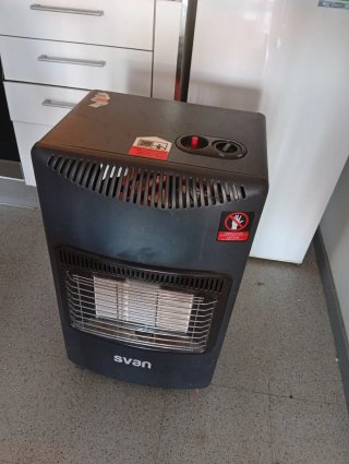 Estufa de butano Svan negra