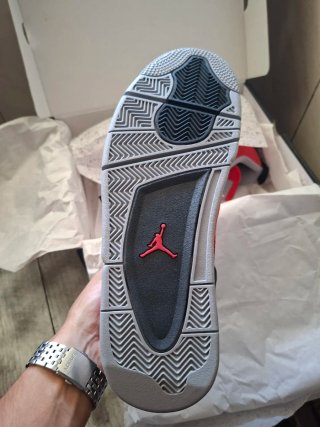 Jordan 4 Toro Bravo Vermelho e Preto