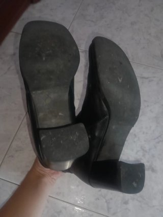 Botines negros con cremallera