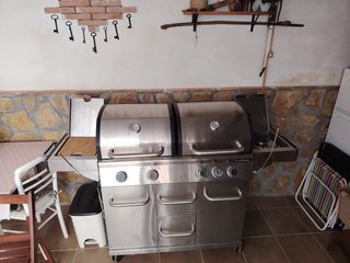Barbacoa de gas NATERIAL Hudson de 4 quemadores.