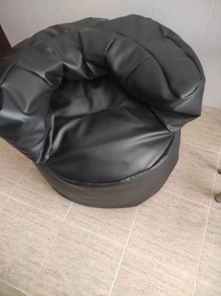 Puf sillón negro piel sintética