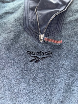 Forro polar Reebok verde y negro