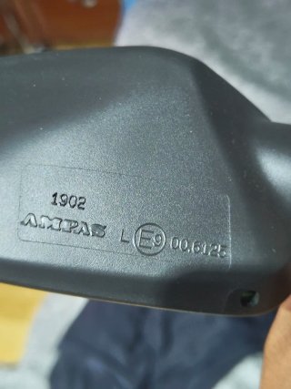 Espejos ORIGINALES CB125R nuevos.