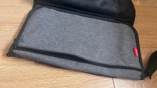 Cambiador portátil bebé gris