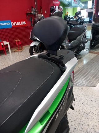 Kawasaki J300 ABS