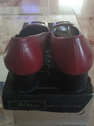 Zapatos Bailarina Piel Granate MOLVIDO