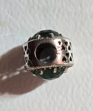 Charm Pandora Esmeralda y Circonitas