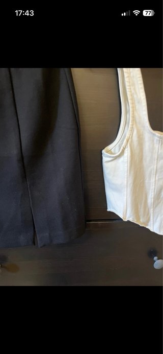 Falda Stradivarius Negra y Top Pull&Bear, tallas S