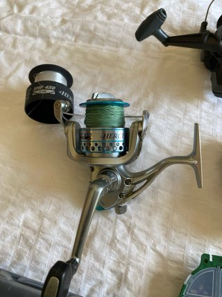 Lote de pesca completo: 2 cañas + 3 carretes + señ