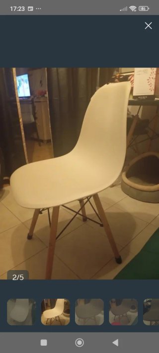 4 Sillas Blancas de Plástico 18 € unid regalo fund