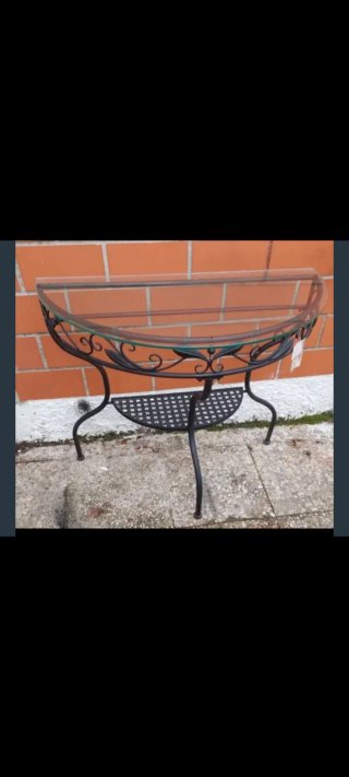 Tavolo semicircolare in ferro battuto e vetro
