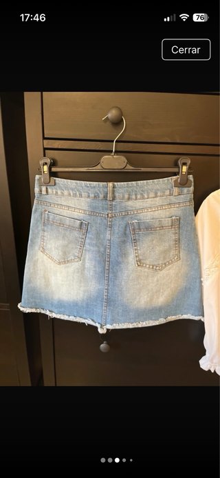 Falda denim S/M y top blanco encaje