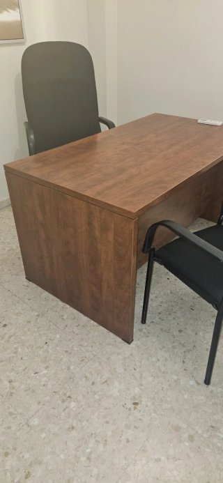 Mesa de despacho madera sintética
