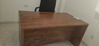 Mesa de despacho madera sintética