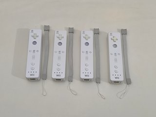 4 Mandos Nintendo Wii + 4 Correas