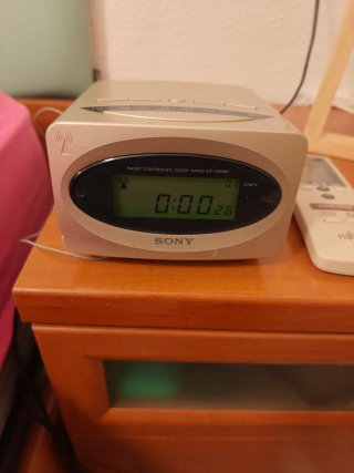 Radio Reloj Despertador Sony ICF-C60RC Beige