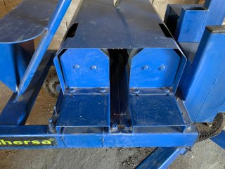 Grúa automontable de 5,00metros de pluma .