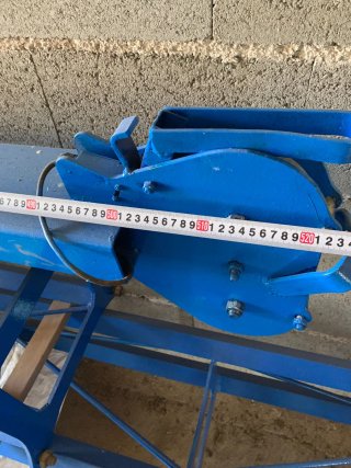 Grúa automontable de 5,00metros de pluma .