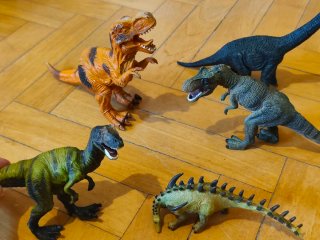 Conjunto de 13 figuras de dinosaurios