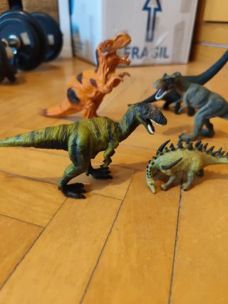 Conjunto de 13 figuras de dinosaurios