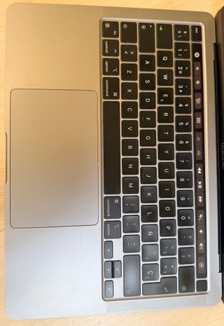 MacBook Pro M2 16GB